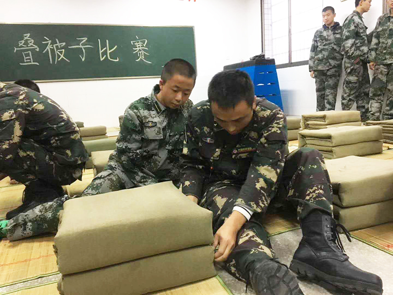 疊被子比賽,素質(zhì)教育學(xué)校,青少年教育學(xué)校,青少年特訓(xùn)學(xué)校